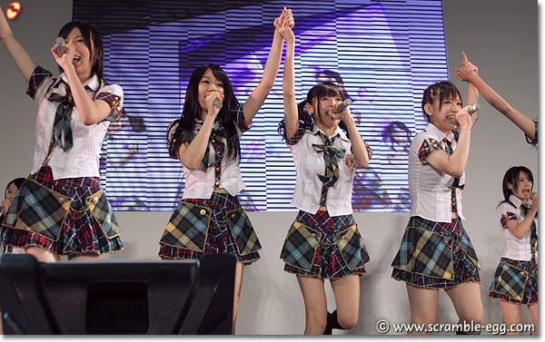 SKE48「手をつなぎながら」ステージ写真