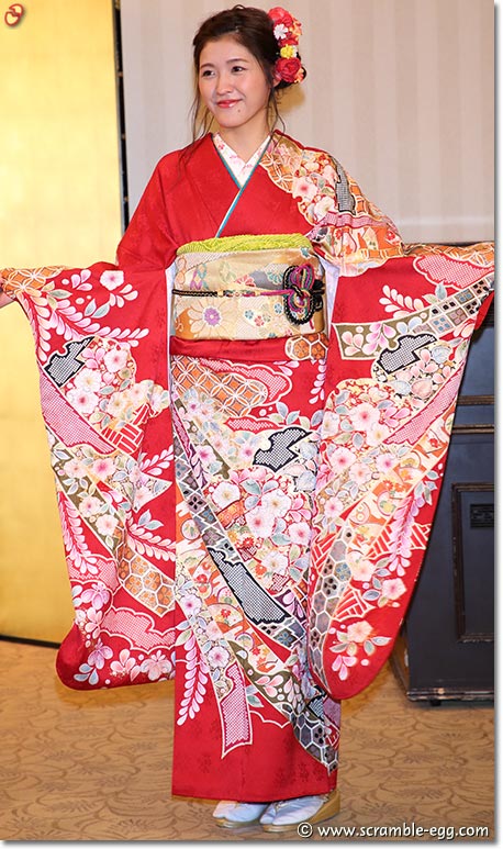 今田美奈 晴れ着写真