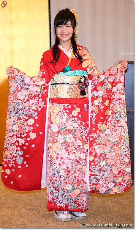 村中有基 晴れ着写真