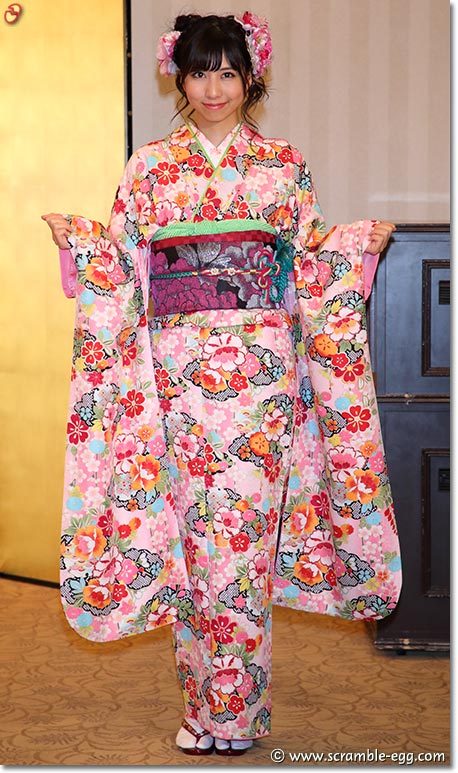 鵜野みずき 晴れ着写真