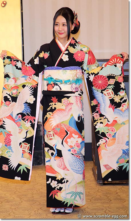 古畑奈和 晴れ着写真