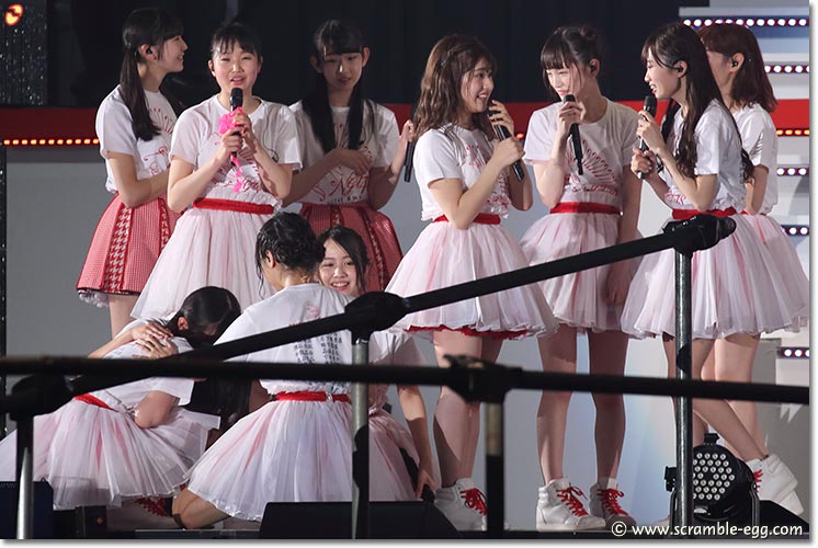 角ゆりあに駆け寄る北原里英