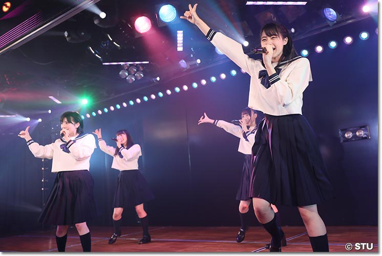 岡田奈々、瀧野由美子